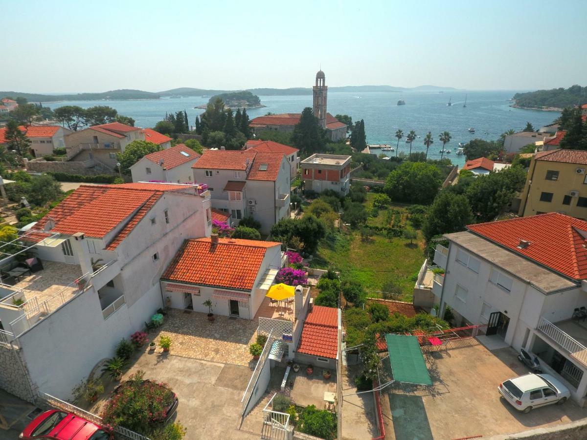 Apartments Hruban Hvar Town Exterior foto